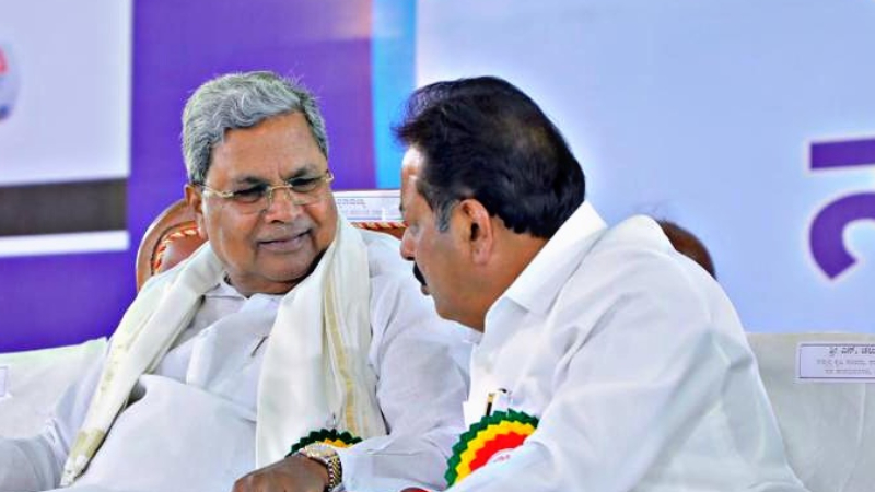 ʻಕೈʼ ಸರ್ಕಾರಕ್ಕೆ ಎರಡೂವರೆ ವರ್ಷ ಹೊತ್ತಲ್ಲೇ ನವೆಂಬರ್ ಕ್ರಾಂತಿನಾ? - ಡಿಕೆ ಆಪ್ತೇಷ್ಠ ಶಾಸಕರ ದೆಹಲಿ ಪರೇಡ್ 4 Chaluvarayaswamy Siddaramaiah