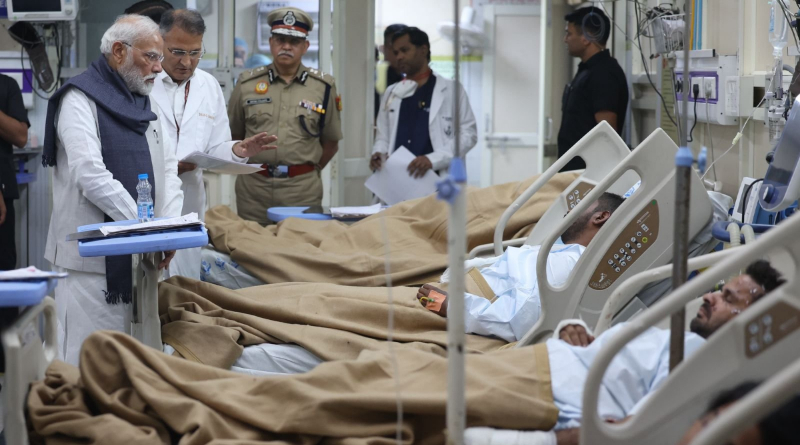 Delhi Blast Narendra Modi Visits Lok Nayak Hospital 1