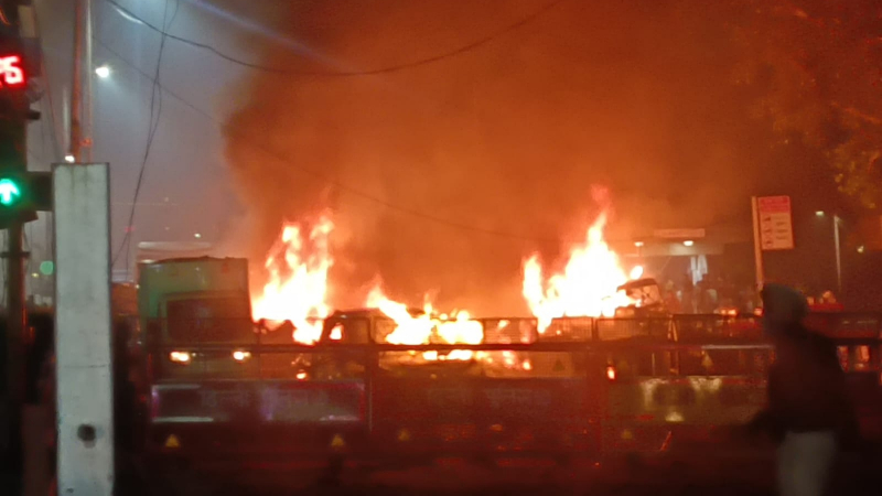 Explosion | ದೆಹಲಿಯಲ್ಲಿ ಭಯಾನಕ ಸ್ಫೋಟ; ಬೆಂಗಳೂರು, ಮುಂಬೈ, ಯುಪಿ ಸೇರಿ ದೇಶಾದ್ಯಂತ ಹೈಅಲರ್ಟ್ 1 Delhi Red Fort Car Explosion 3