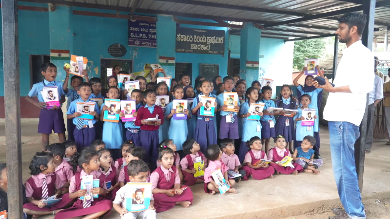 ಧ್ರುವ ಸರ್ಜಾ ಅಭಿಮಾನಿಗಳಿಂದ ಮಹತ್ವದ ಕಾರ್ಯ 2 Dhruva Sarja fans distribute books to school children at Sakrebailu Elephant Camp in Shivamogga 1
