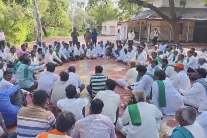 Farmers in Mudhol continue protest