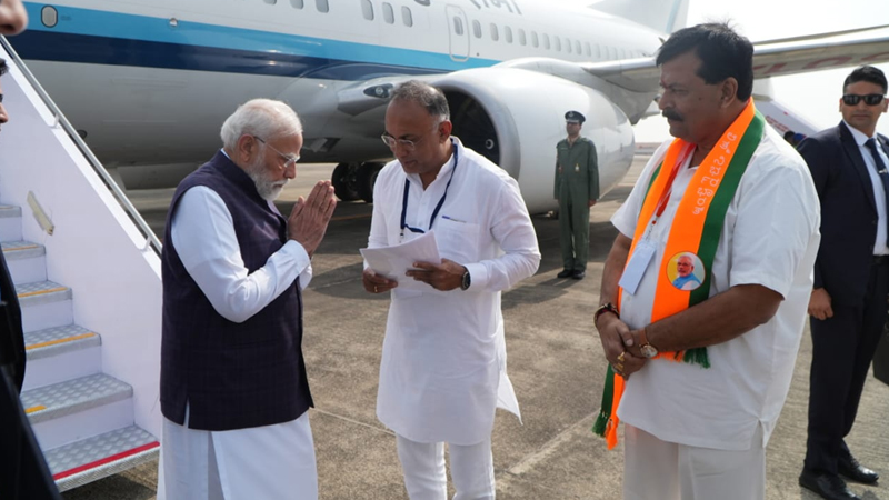 ಉಡುಪಿ | ಕೃಷ್ಣನೂರಿನಲ್ಲಿ ʻನಮೋʼ ರೋಡ್ ಶೋ; ಪ್ರಧಾನಿಗೆ ಹೂ ಮಳೆಯ ಸ್ವಾಗತ 9 PM Modi In Mangaluru 3