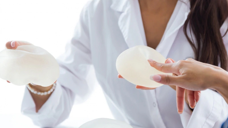 ಸೌಂದರ್ಯವೇ ʻಎದೆʼಗೆ ಭಾರವಾದಾಗ.... ಸ್ತನ ಕಸಿ ತೆಗೆಸಿದ್ದೇಕೆ ಶೆರ್ಲಿನ್ ಚೋಪ್ರಾ? ಸ್ತನ ಕಸಿಯಿಂದೇನಾಗುತ್ತದೆ? 6 Sherlyn Chopra 3