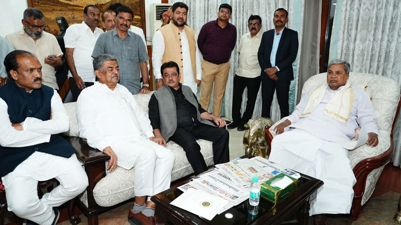 ಸಂಪುಟ ಪುನಾರಚನೆಗೆ ಹೈಕಮಾಂಡ್ ಗ್ರೀನ್ಸಿಗ್ನಲ್; ಜಾತಿ ಆಧರಿಸಿ ಹೊಸಮುಖಗಳಿಗೆ ಸಚಿವ ಸ್ಥಾನ? 6 Siddaramaiah 7