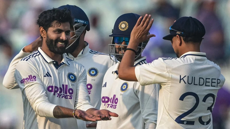 ಆಸ್ಪತ್ರೆಗೆ ದಾಖಲು; ಆಫ್ರಿಕಾ ವಿರುದ್ಧದ ಟೆಸ್ಟ್ ಮಧ್ಯೆ ಟೀಂ ಇಂಡಿಯಾಕ್ಕೆ ಶಾಕ್ ಕೊಟ್ಟ ಕ್ಯಾಪ್ಟನ್ ಗಿಲ್! 8 Team India 2