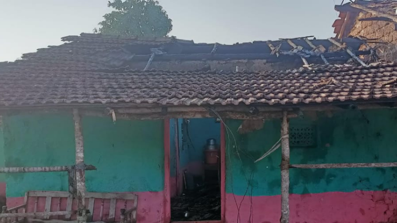 ಮನೆಗೆ ಆಕಸ್ಮಿಕ ಬೆಂಕಿ - ಏಕಾಂಗಿ ವಾಸವಿದ್ದ ವೃದ್ಧೆ ಸಜೀವ ದಹನ 1 Uttara Kannada House Fire