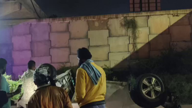 car falls off bridge on bengaluru chennai expressway four dead