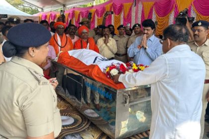 the funeral of vriksha mata saalumarada thimmakka was held with state honours