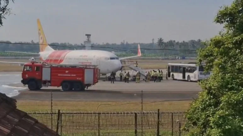 ಲ್ಯಾಂಡಿಂಗ್ ಗೇರ್ ಸಮಸ್ಯೆ, ಟೈರ್ ಸ್ಫೋಟ - ಕೊಚ್ಚಿಯಲ್ಲಿ ಏರ್ ಇಂಡಿಯಾ ವಿಮಾನ ತುರ್ತು ಭೂಸ್ಪರ್ಶ 1 Air India