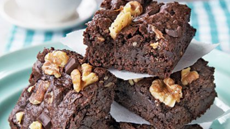 ಕ್ರಿಸ್ಮಸ್ ಹಬ್ಬಕ್ಕೆ ಸ್ಪೆಷಲ್ಲಾಗಿ ಮಾಡಿ ಚಾಕೋಲೆಟ್ ವಾಲ್ನಟ್ ಬ್ರೌನಿ 5 Chocolate Walnut Brownie 1