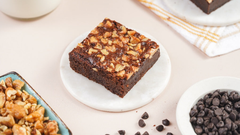 ಕ್ರಿಸ್ಮಸ್ ಹಬ್ಬಕ್ಕೆ ಸ್ಪೆಷಲ್ಲಾಗಿ ಮಾಡಿ ಚಾಕೋಲೆಟ್ ವಾಲ್ನಟ್ ಬ್ರೌನಿ 4 Chocolate Walnut Brownie 2