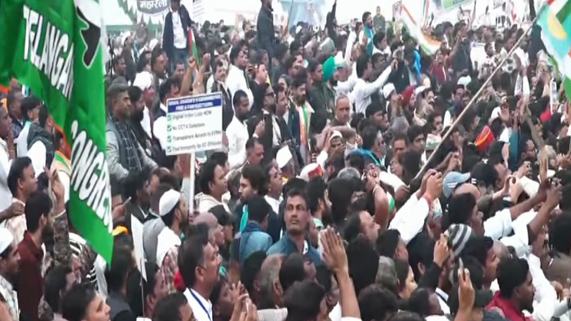 ನನ್ನ ಮಗನಿಗೆ 8 ಗಂಟೆಯ ಆಪರೇಷನ್ ಇತ್ತು, ದೇಶದ 140 ಕೋಟಿ ಜನಕ್ಕಾಗಿ ನಾನು ಇಲ್ಲೇ ಉಳಿದೆ - ಮಲ್ಲಿಕಾರ್ಜುನ ಖರ್ಗೆ 3 Congress