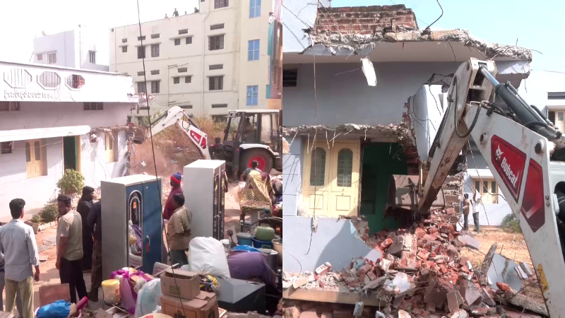 Evacuation of houses built on park land in Davangere 1