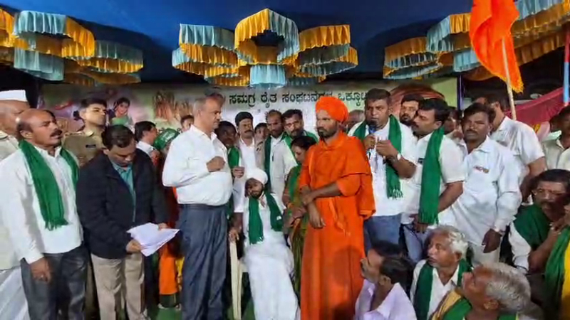 ಮೆಕ್ಕೆಜೋಳ ಖರೀದಿಗೆ ಒಪ್ಪಿಗೆ - ರೈತರ ಹೋರಾಟಕ್ಕೆ ಕೊನೆಗೂ ಮಣಿದ ಸರ್ಕಾರ 1 Government finally give approves maize purchase farmer protest ends Laxmeshwar gadaga