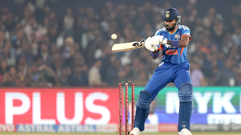 ಪಾಂಡ್ಯ ಸ್ಫೋಟಕ ಫಿಫ್ಟಿ, ಬೌಲರ್ಗಳ ಬೆಂಕಿ ಬೌಲಿಂಗ್ಗೆ ಆಫ್ರಿಕಾ ಬರ್ನ್ - ಭಾರತಕ್ಕೆ 101 ರನ್ಗಳ ಭರ್ಜರಿ ಜಯ 1 Hardik Pandya