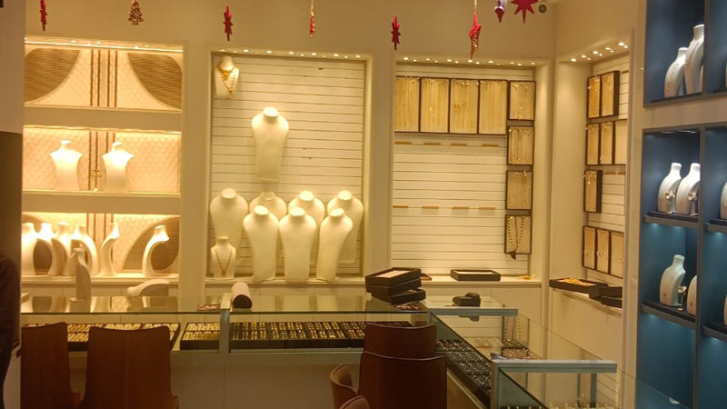 ಮೈಸೂರು | ಹುಣಸೂರಿನಲ್ಲಿ ಹಾಡಹಗಲೇ ಗನ್ ತೋರಿಸಿ ಚಿನ್ನದಂಗಡಿ ದರೋಡೆ 5 Hunsure