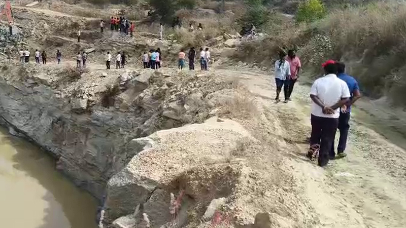 ಮಂಡ್ಯ | ಗಣಿಗಾರಿಕೆ ಪ್ರಪಾತಕ್ಕೆ ಬಿದ್ದ ಟಿಪ್ಪರ್ - ಚಾಲಕ ಸಾವು 5 Mandya Mining 2