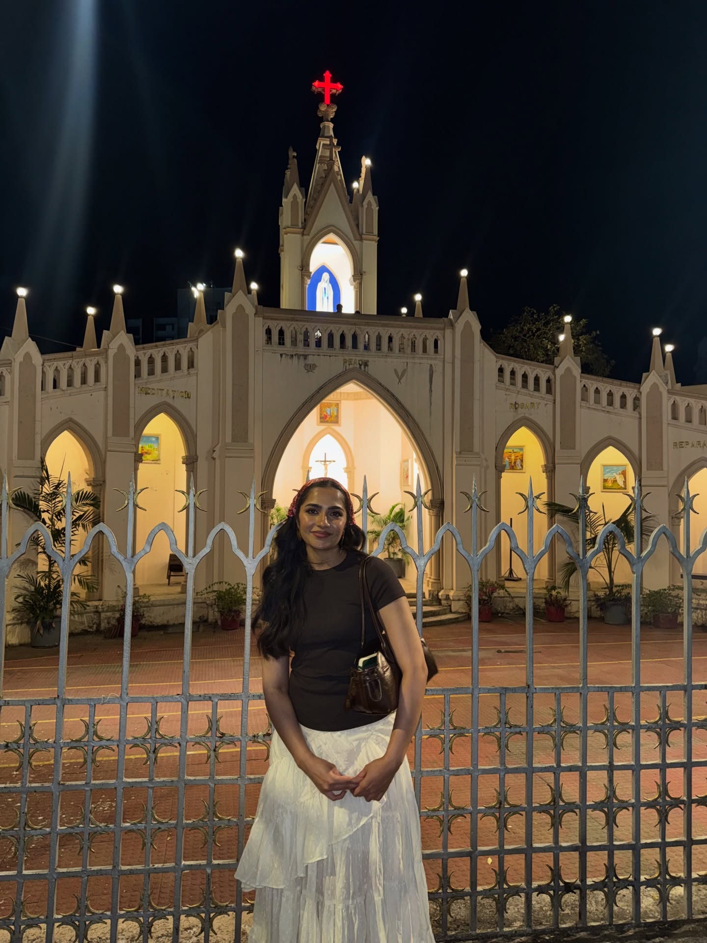 ಹೂವು, ಪುಸ್ತಕಗಳೊಂದಿಗೆ ರುಕ್ಕು ಬರ್ತ್ಡೇ ಸೆಲೆಬ್ರೇಷನ್; ಫೋಟೋಸ್ ವೈರಲ್ 6 Rukmini Vasanth 7