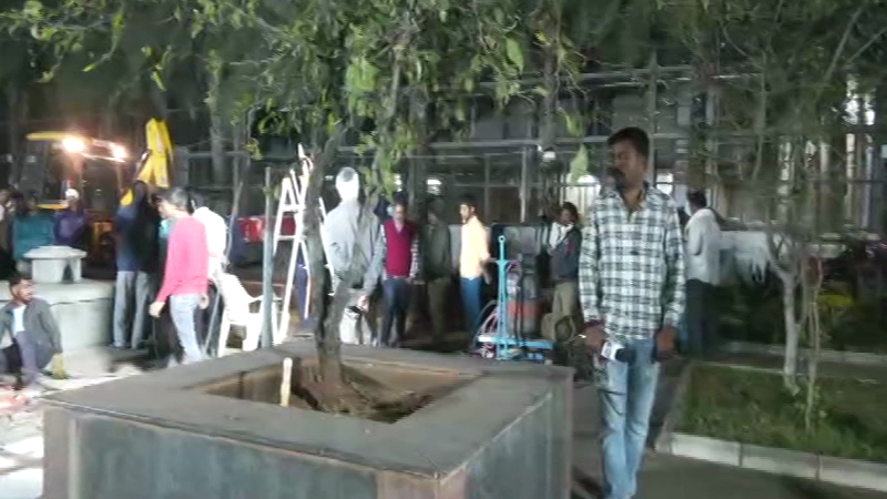 ಶಾಮನೂರು ಅಂತ್ಯಕ್ರಿಯೆಗೆ ಸ್ಥಳ ನಿಗದಿ - ಸೋಮವಾರ 12 ಗಂಟೆವರೆಗೆ ಅಂತಿಮ ದರ್ಶನಕ್ಕೆ ವ್ಯವಸ್ಥೆ 4 Shamanuru house