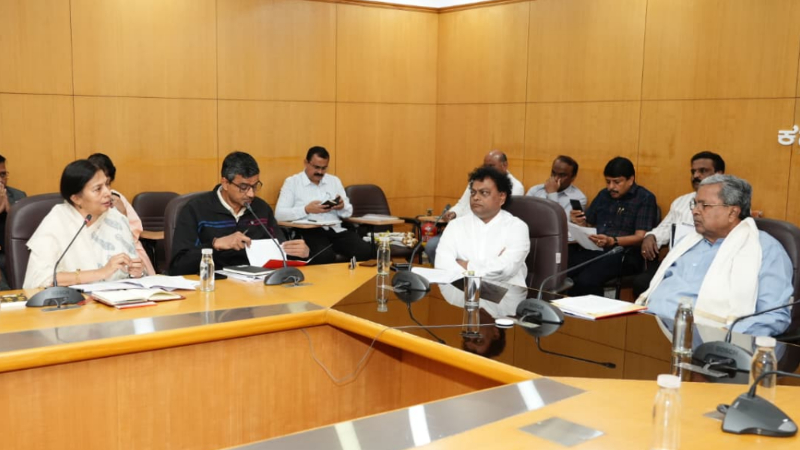 ಜ.29-ಫೆ.6ರವರೆಗೆ 17ನೇ ಅಂತಾರಾಷ್ಟ್ರೀಯ ಚಲನಚಿತ್ರೋತ್ಸವ - ರಾಯಭಾರಿಯಾಗಿ ಪ್ರಕಾಶ್ ರಾಜ್ ಆಯ್ಕೆ 5 Siddaramaiah 1 3