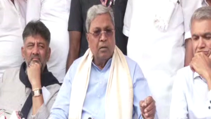 Siddaramaiah D.K Shivakumar