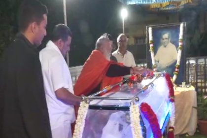 Veteran Congress leader Shamanur Shivashankarappa passes away