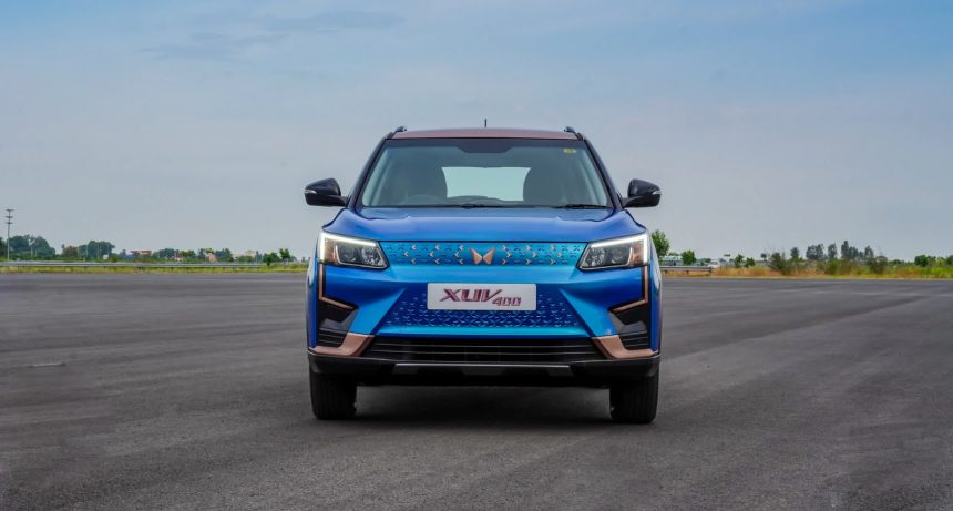 XUV 400 1