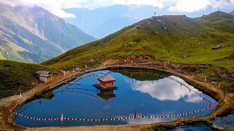 ವಿಶ್ವದ ಅತಿ ಎತ್ತರದ ಶ್ರೀಕೃಷ್ಣನ ದೇವಾಲಯ ಇದು - ಇಲ್ಲಿ ಟೋಪಿಯಲ್ಲಿ ನಿರ್ಧಾರವಾಗುತ್ತೆ ನಿಮ್ಮ ಭವಿಷ್ಯ 10 Yulla Kanda Krishna Temple Himachal Pradesh 2