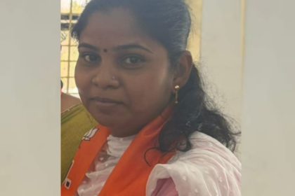a bjp worker committed suicide by setting herself on fire in kalaburagi