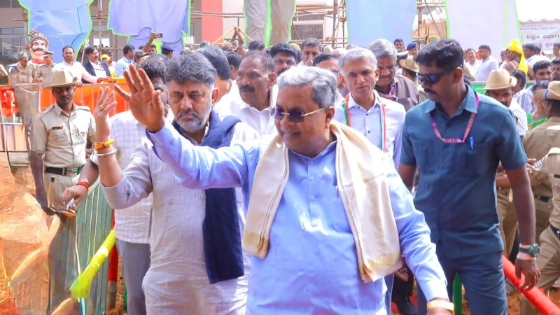 ನಾನು ಮಾತು ಕೊಡಲ್ಲ, ಕೊಟ್ಟ ಮೇಲೆ ಮಾಡೇ ಮಾಡ್ತೀವಿ: ಸಿದ್ದರಾಮಯ್ಯ 1 siddaramaiah dk shivakumar