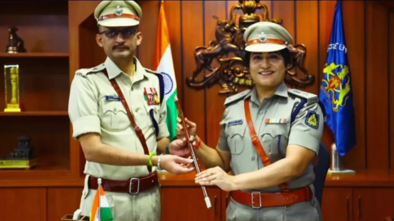 Ballari violence SP Pavan Nejjuru suspended 1