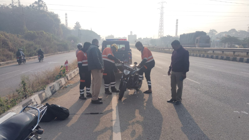 Bike accident while coming from Gadag to Bengaluru rider dies Davangere highway