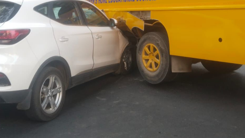 Car School Bus Accident Bengaluru 1