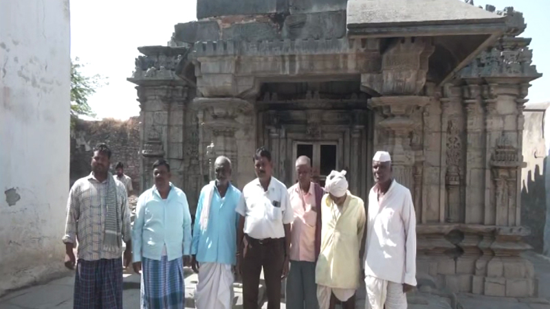 ಐತಿಹಾಸಿಕ ಲಕ್ಕುಂಡಿಯಲ್ಲಿ ಅಪರೂಪದ ತ್ರಿಮುಖ ನಾಗಶಿಲೆ ಪತ್ತೆ 6 Gadag 1