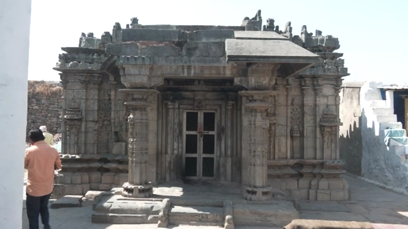 ಐತಿಹಾಸಿಕ ಲಕ್ಕುಂಡಿಯಲ್ಲಿ ಅಪರೂಪದ ತ್ರಿಮುಖ ನಾಗಶಿಲೆ ಪತ್ತೆ 7 Gadag 3 1