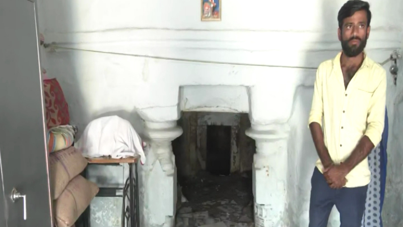 Gadag Lakkundi Home Inside Temple 1