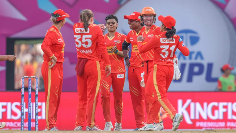 WPL 2026: ವ್ಯರ್ಥವಾದ ಫೋಬೆ ಲಿಚ್ಫೀಲ್ಡ್ ಏಕಾಂಗಿ ಹೋರಾಟ - ಯುಪಿ ವಿರುದ್ಧ ಗುಜರಾತ್ಗೆ 10 ರನ್ಗಳ ಜಯ 2 Gujarat Giants