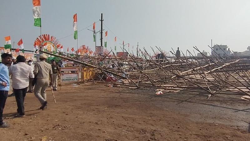 ಹುಬ್ಬಳ್ಳಿ | ಸಿಎಂ ಭಾಗಿಯಾಗಬೇಕಿದ್ದ ಕಾರ್ಯಕ್ರಮದಲ್ಲಿ ಅವಘಡ - ಕಟೌಟ್ ಮುರಿದು ಬಿದ್ದು ಮೂವರು ಗಂಭೀರ 3 Hubballi Cutout 2