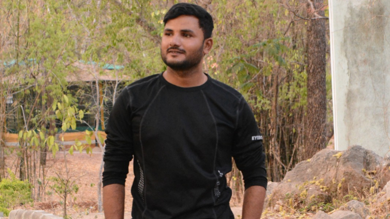 Husband commits suicide after wife elopes with her Lover in Davanagere