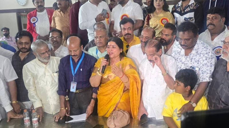 ಫಿಲ್ಮ್ ಚೇಂಬರ್ ಚುನಾವಣೆ - ಅಧ್ಯಕ್ಷೆ ಪಟ್ಟಕ್ಕೇರಿದ ನಟಿ ಜಯಮಾಲಾ 4 Jayamala 2