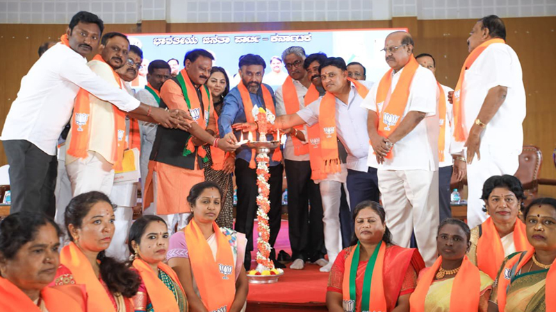 ಮತದಾರರ ಪಟ್ಟಿ ಪರಿಷ್ಕರಣೆಗೆ ಸಹಕಾರ ನೀಡಿ, ಅಕ್ರಮ ಮತದಾನ ತಡೆಗಟ್ಟಿ: ಸಂಸದ ಸುಧಾಕರ್ ಕರೆ 3 K Sudhakar 2