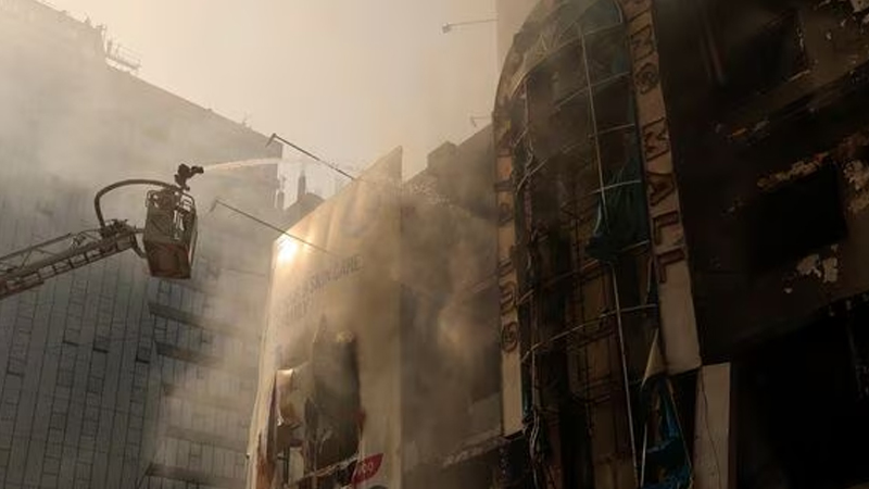 ಕರಾಚಿ ಶಾಪಿಂಗ್ ಮಾಲ್ನಲ್ಲಿ ಅಗ್ನಿ ದುರಂತ - ಒಂದೇ ಮಳಿಗೆಯಲ್ಲಿ 30 ಶವಗಳು ಪತ್ತೆ; ಬೆಚ್ಚಿಬಿದ್ದ ಪೊಲೀಸ್ರು! 7 Karachi Mall Fire