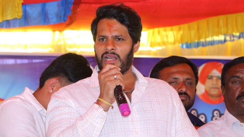 Nikhil Kumaraswamy 4