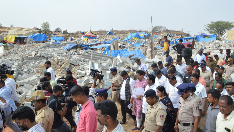 ಇನ್ನೆರಡು ದಿನದಲ್ಲಿ ರಾಜ್ಯಾಧ್ಯಕ್ಷರಿಗೆ ಕೋಗಿಲು ಬಡಾವಣೆ ವಿಚಾರದ ವರದಿ: ಎಸ್.ಆರ್.ವಿಶ್ವನಾಥ್ 3 SR Vishwanath And BJP Team Visits Kogilu Layout 1