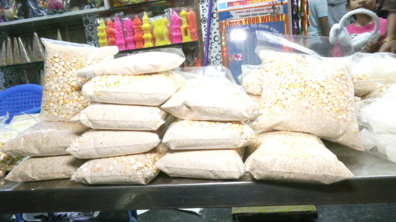 ನಾಡಿನೆಲ್ಲೆಡೆ ಸಂಕ್ರಾಂತಿ ಹಬ್ಬದ ಸಂಭ್ರಮ - ಕೆ.ಆರ್ ಮಾರ್ಕೆಟ್ನಲ್ಲಿ ಖರೀದಿ ಭರಾಟೆ ಜೋರು 5 Sankranti KR Market 2