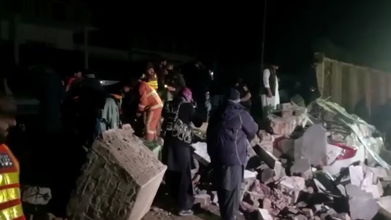 ಪಾಕ್ ಮದುವೆ ಸಂಭ್ರಮದಲ್ಲಿ ದುರಂತ - ಆತ್ಮಾಹುತಿ ಬಾಂಬ್ ದಾಳಿಗೆ 7 ಬಲಿ, 25 ಮಂದಿಗೆ ಗಾಯ 2 Suicide Bomber