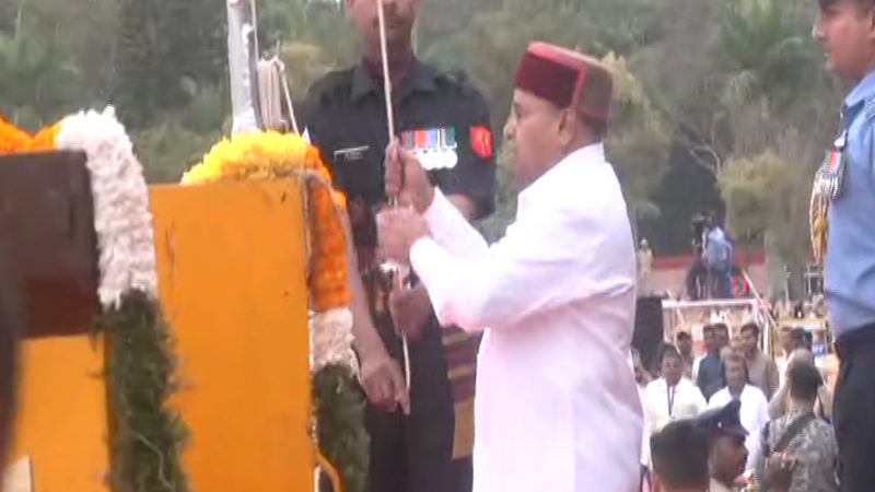 77ನೇ ಗಣರಾಜ್ಯೋತ್ಸವ ಸಂಭ್ರಮ – ಬೆಂಗಳೂರಿನಲ್ಲಿ ರಾಜ್ಯಪಾಲ ಗೆಹ್ಲೋಟ್ರಿಂದ ಧ್ವಜಾರೋಹಣ 3 Thawar Chand Gehlot