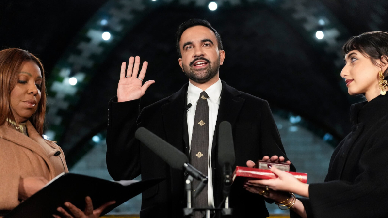 Zohran Mamdani sworn in as NYC mayor with midnight subway oath 1