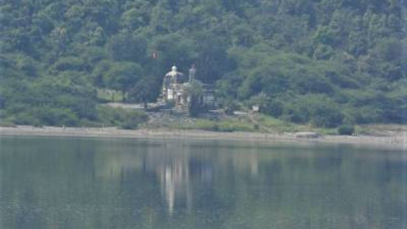 ವಿಶ್ವ ಪ್ರಸಿದ್ಧ ಮಹಾರಾಷ್ಟ್ರದ ಲೋನಾರ್ ಸರೋವರದಲ್ಲಿ ನೀರಿನ ಮಟ್ಟ ದಿಢೀರ್ 20 ಅಡಿ ಏರಿಕೆ 3 lonar lake shiva temple