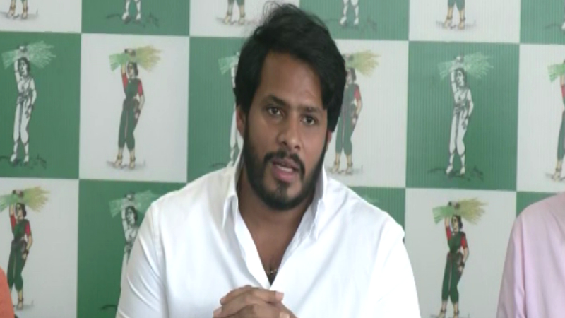 nikhil Kumaraswamy